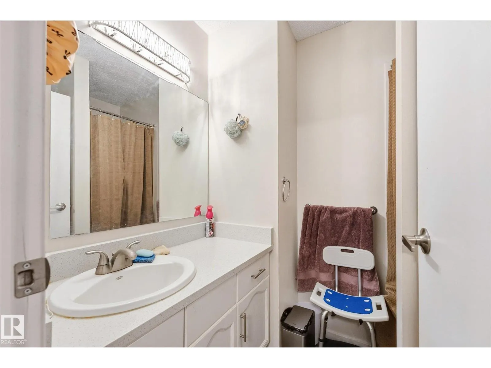 7712 187 ST NW