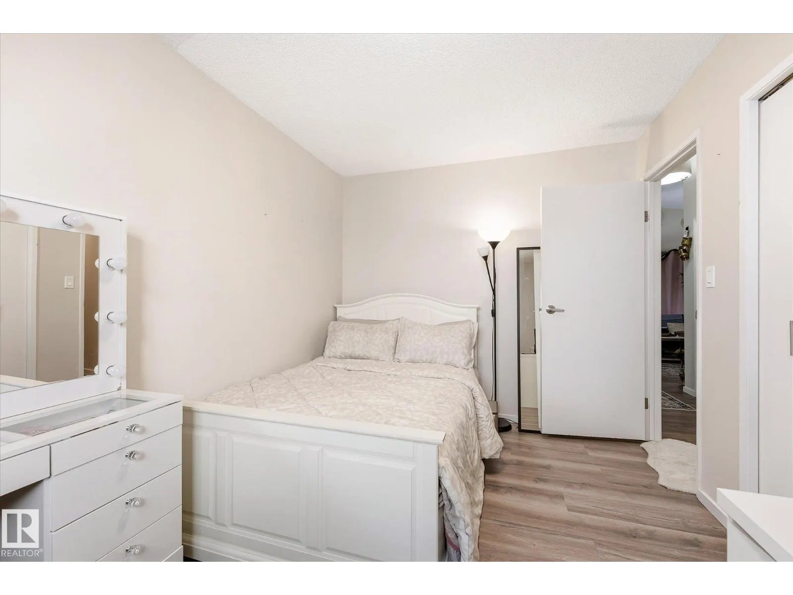 7712 187 ST NW