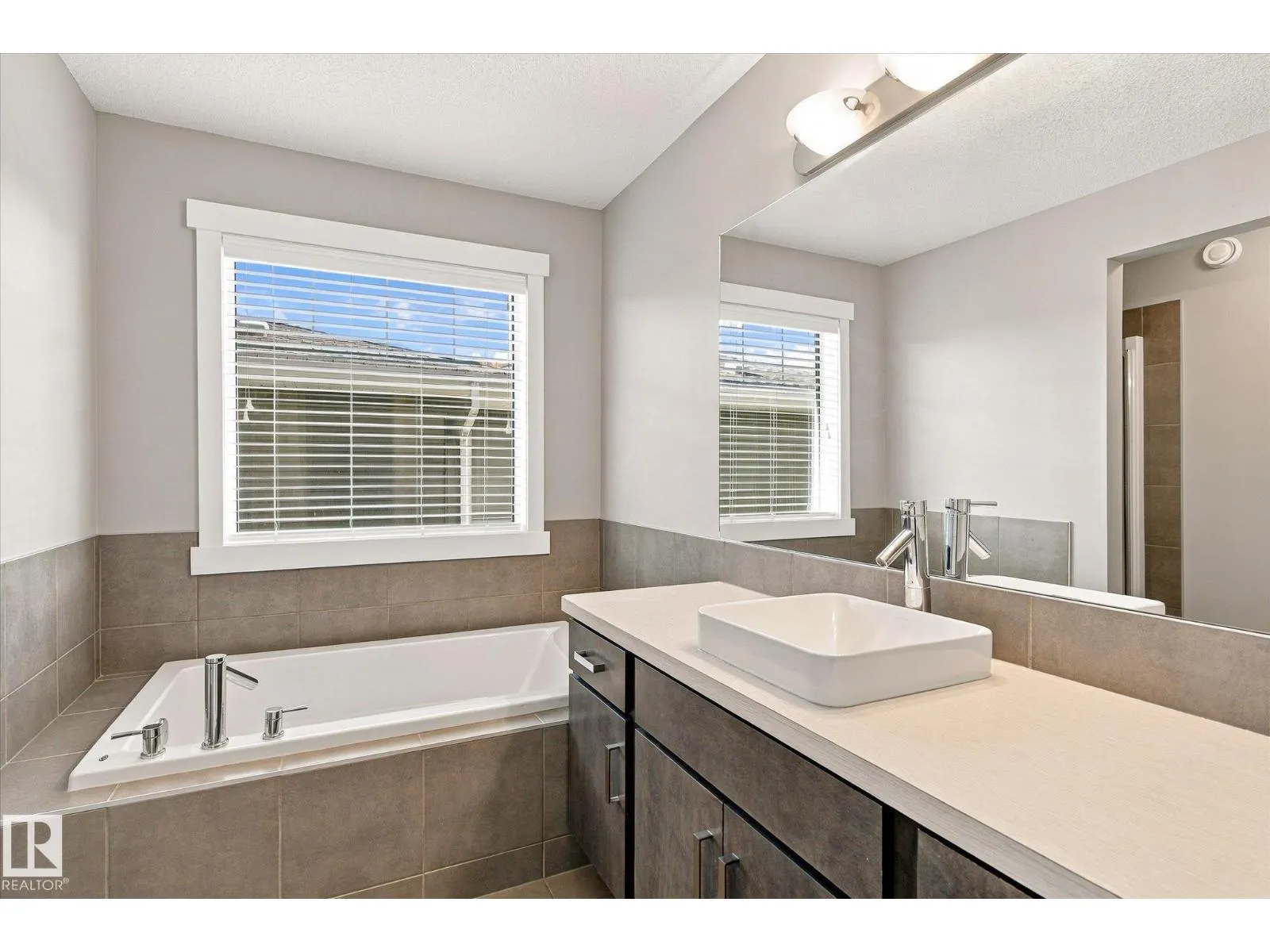 4125 MARTIN AV NW
