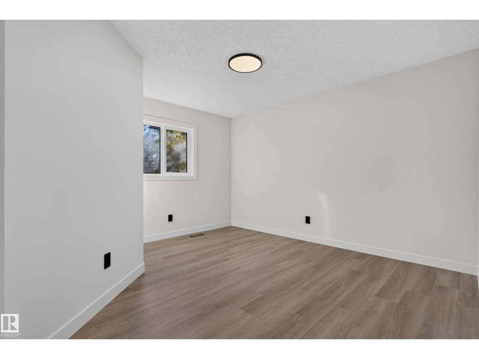 123 WALKER RD NW
