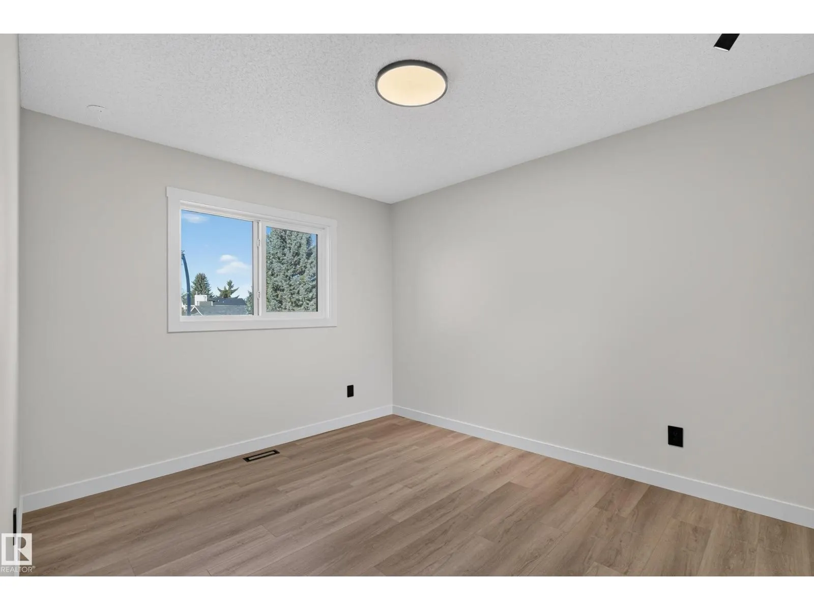 123 WALKER RD NW
