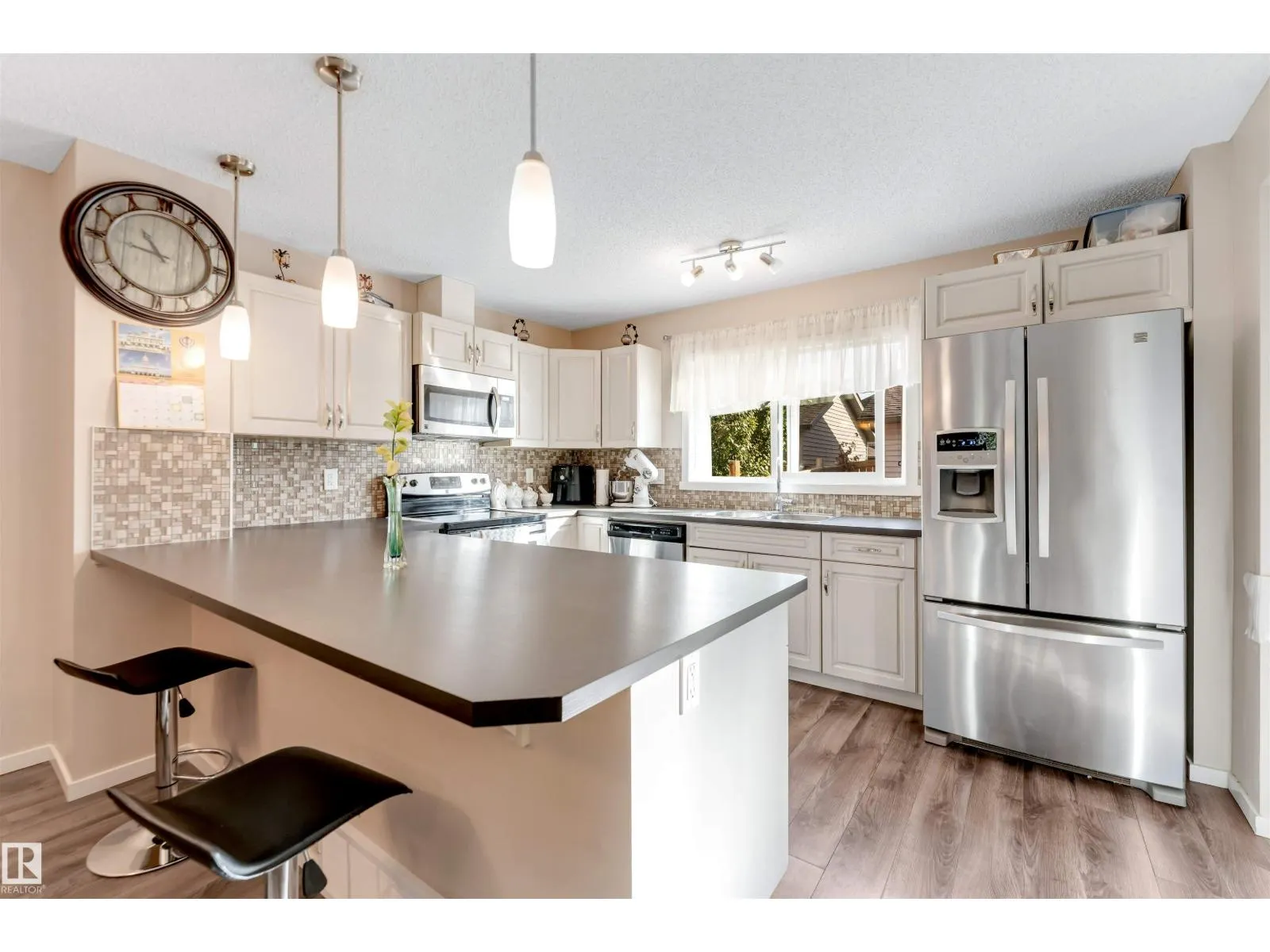 2870 maple WY NW