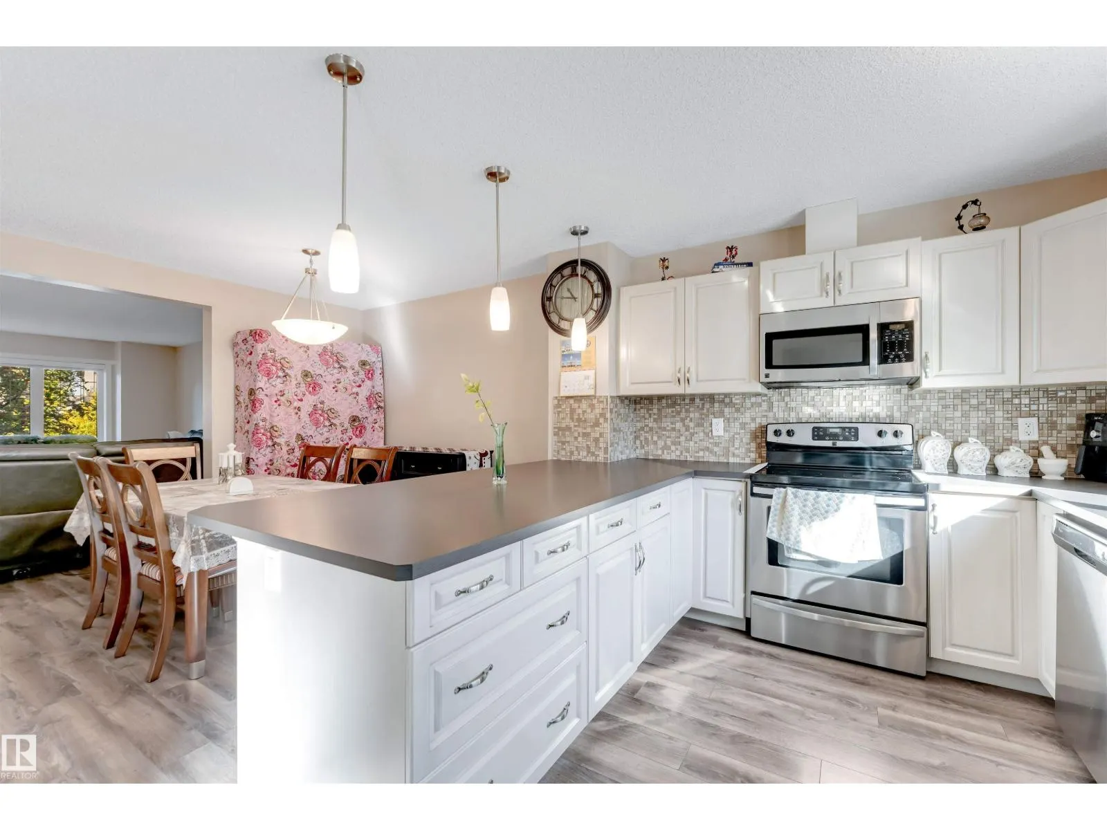 2870 maple WY NW