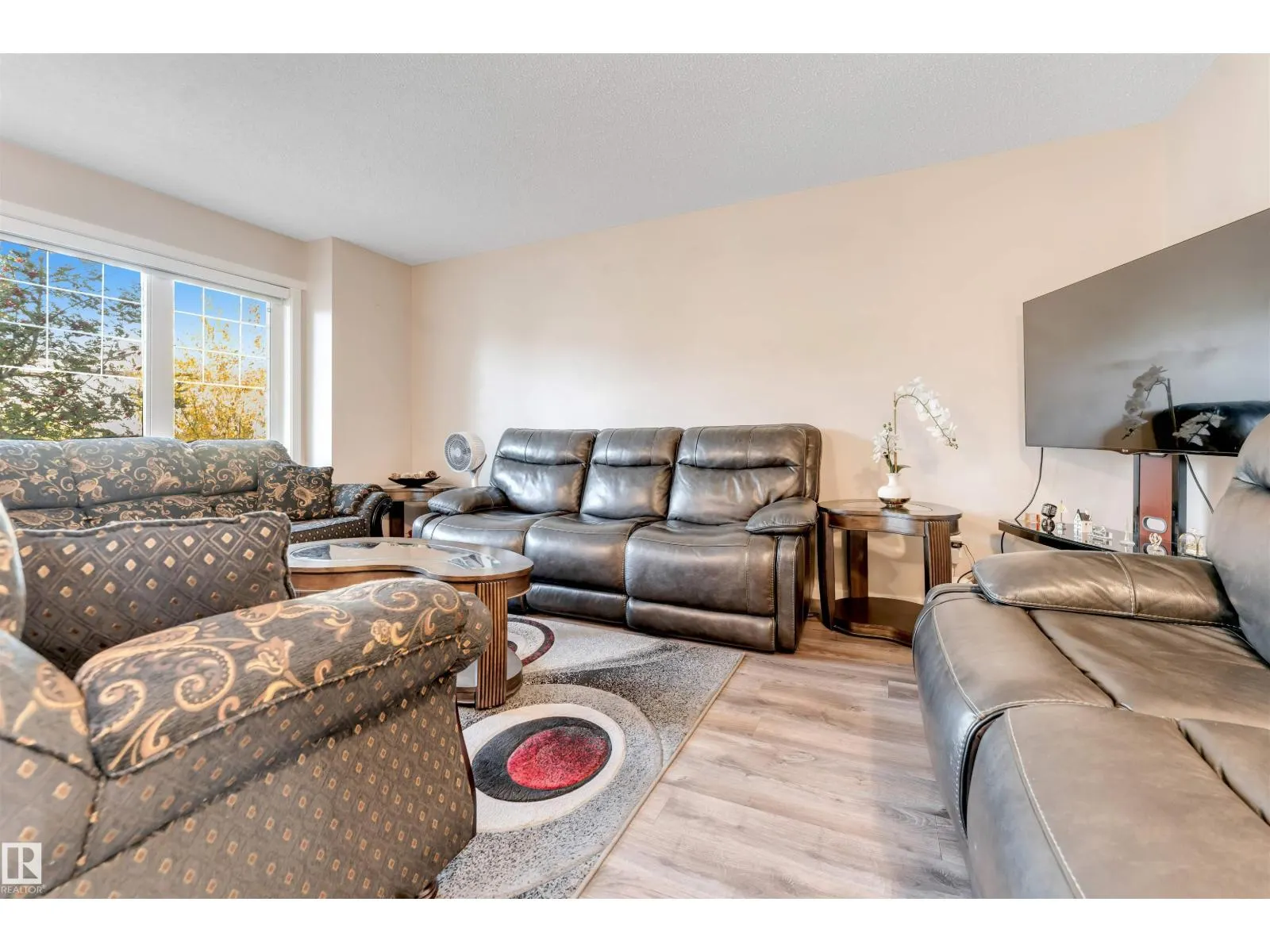 2870 maple WY NW