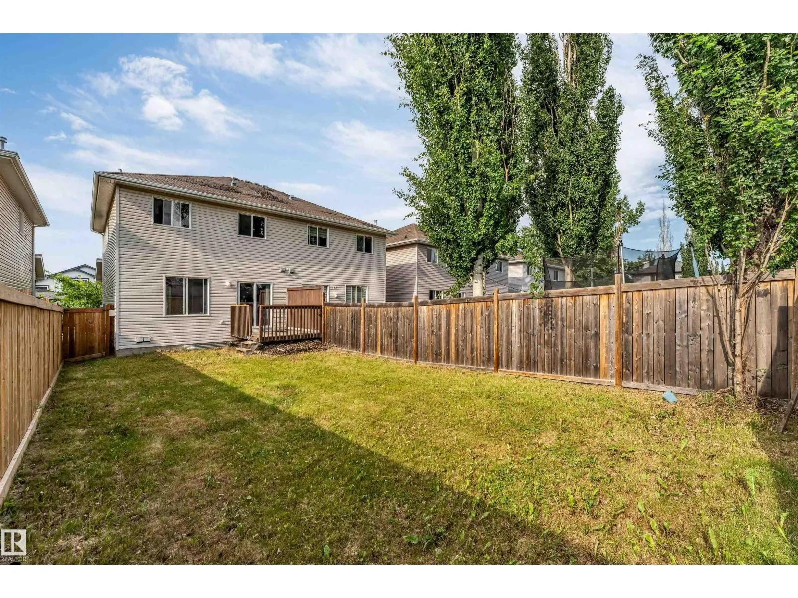 7743 8 AV SW