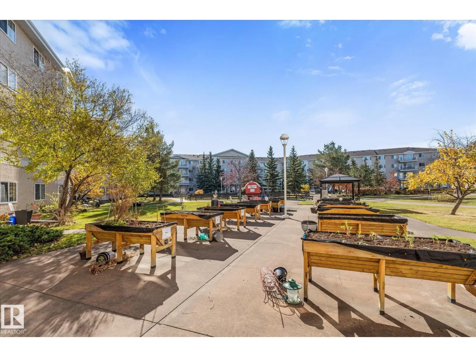#452 13441 127 ST NW