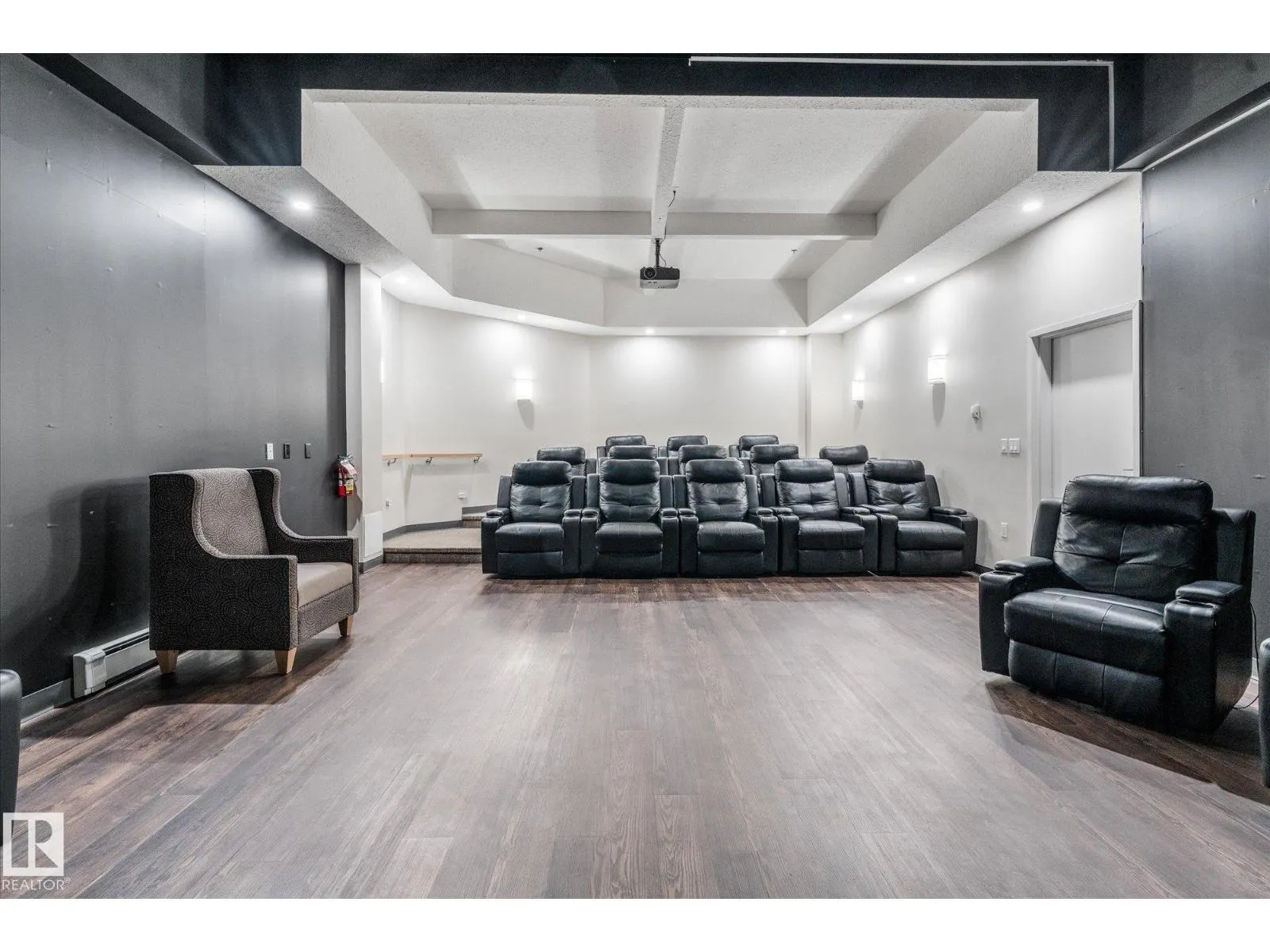 #452 13441 127 ST NW