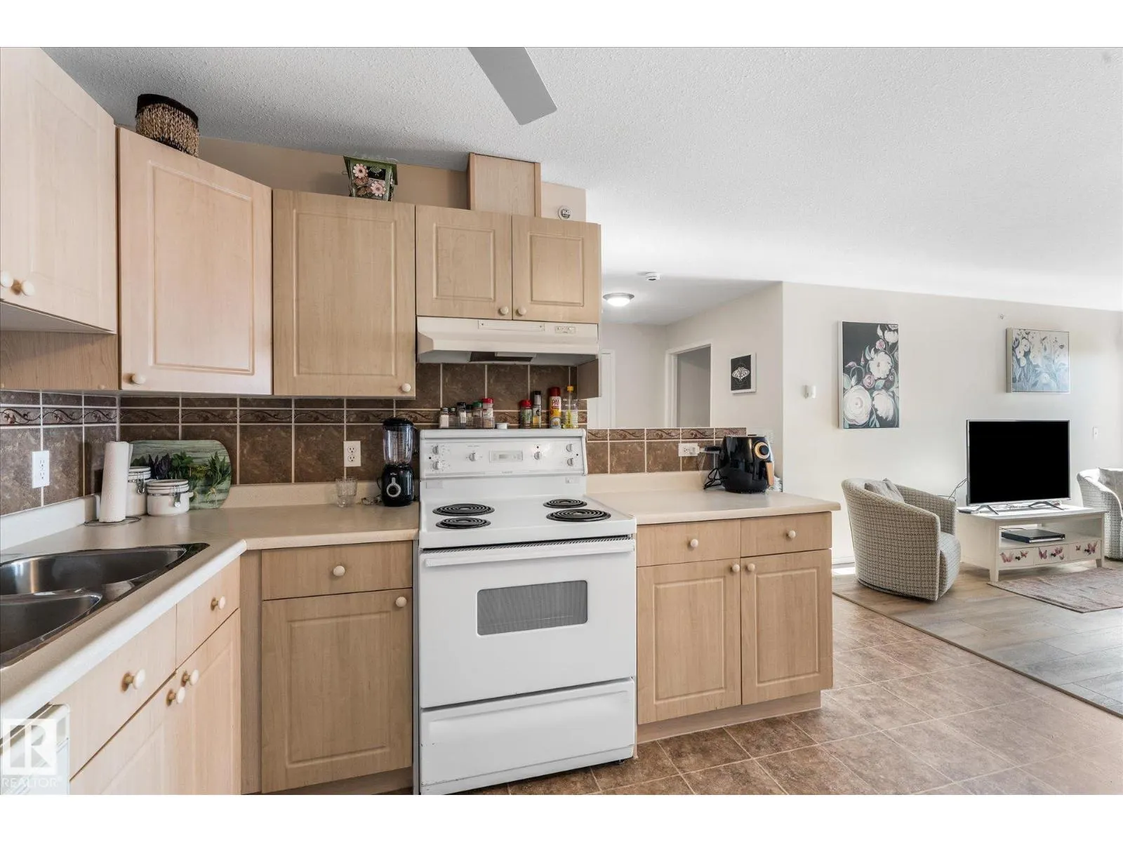 #452 13441 127 ST NW
