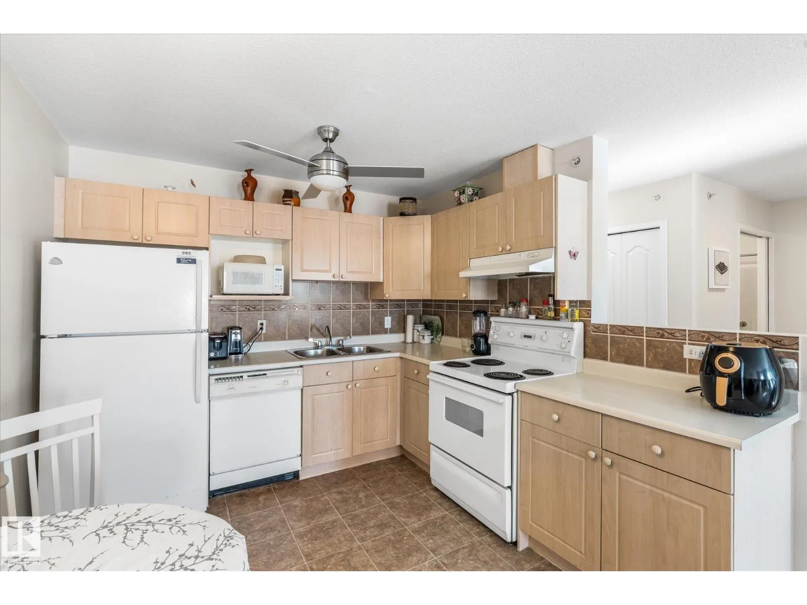 #452 13441 127 ST NW