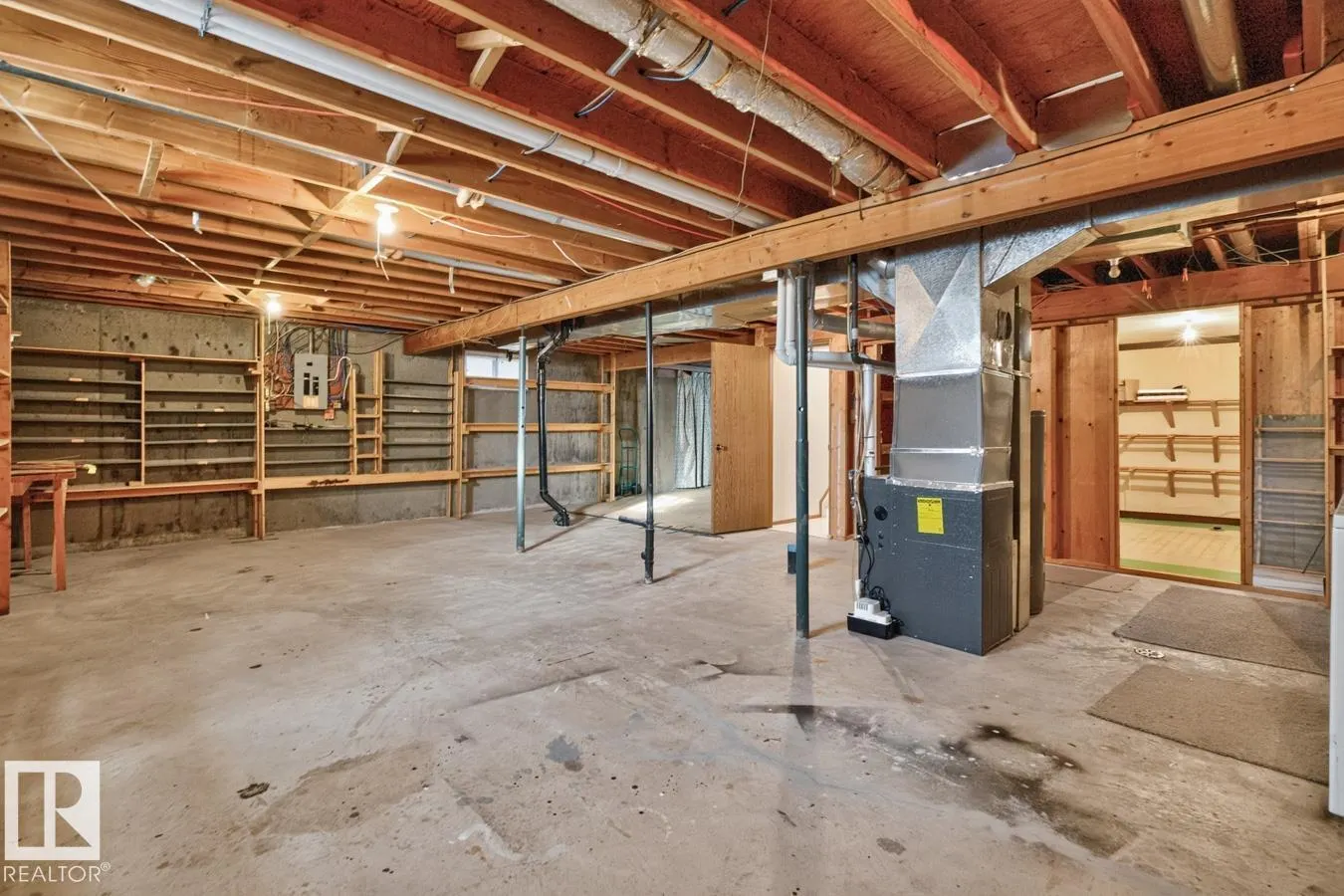 3047 143 AV NW