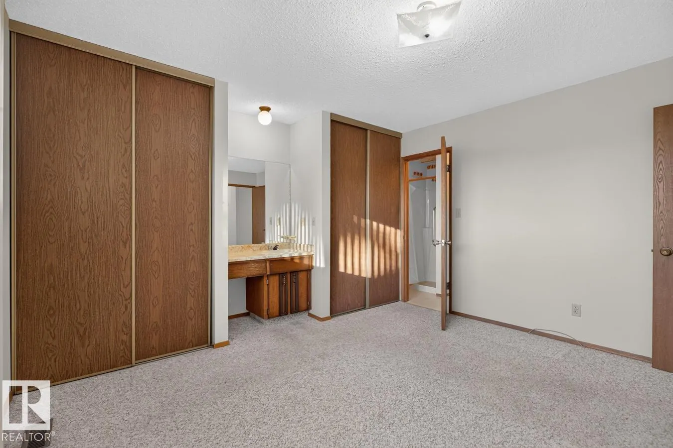 3047 143 AV NW