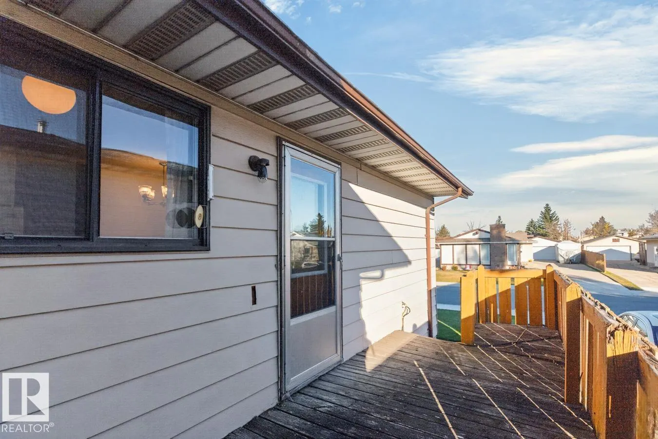 3047 143 AV NW