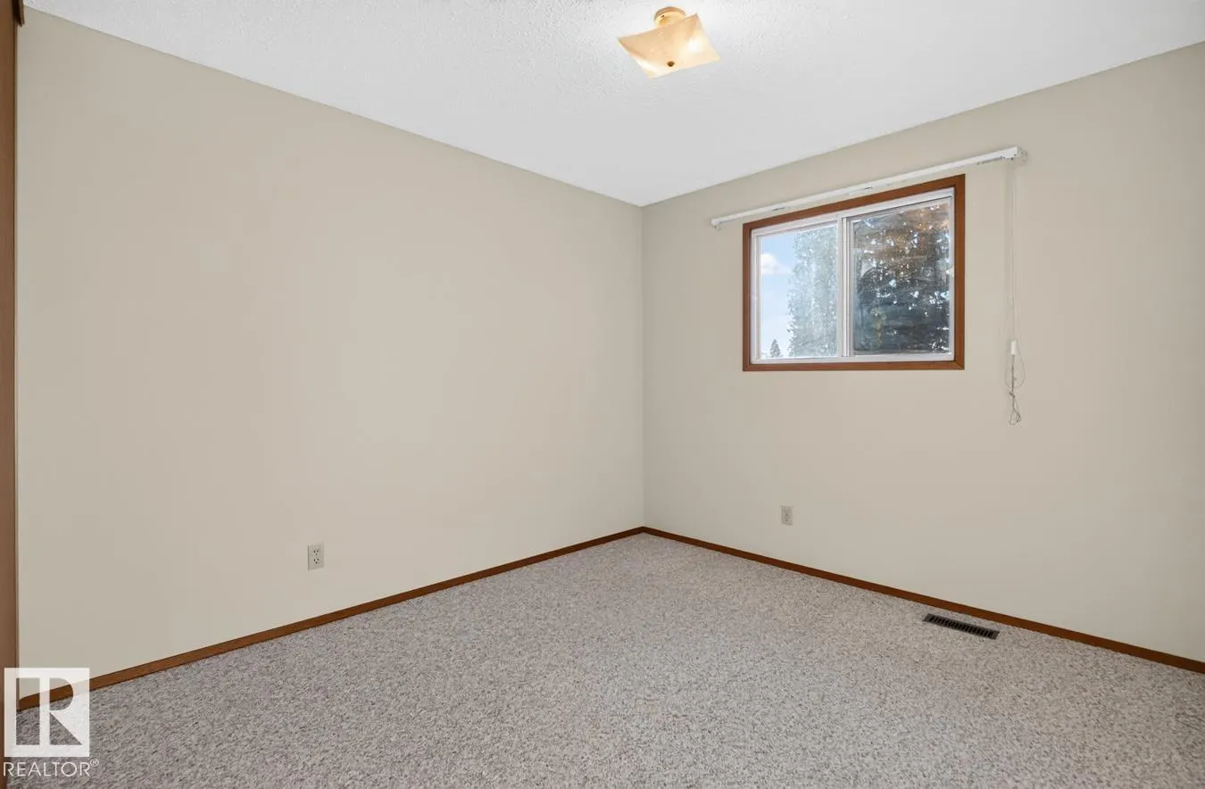 3047 143 AV NW