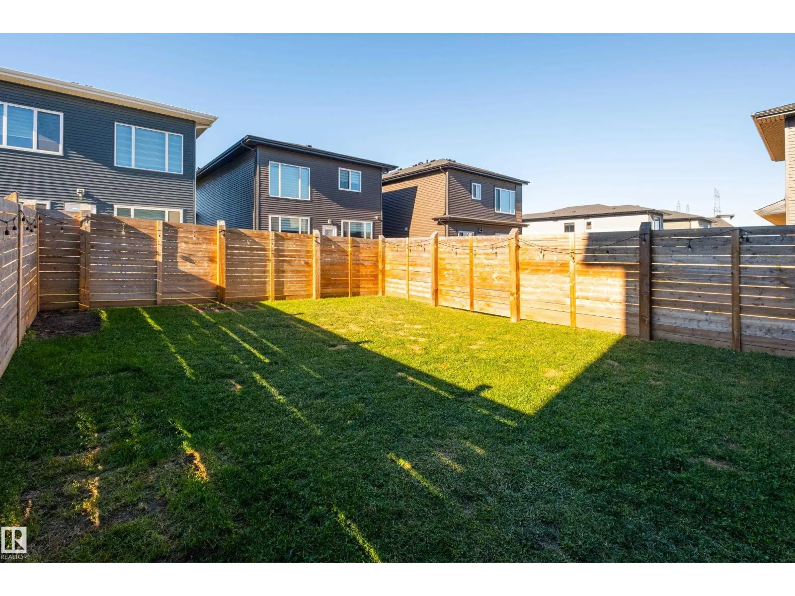310 41 ST SW
