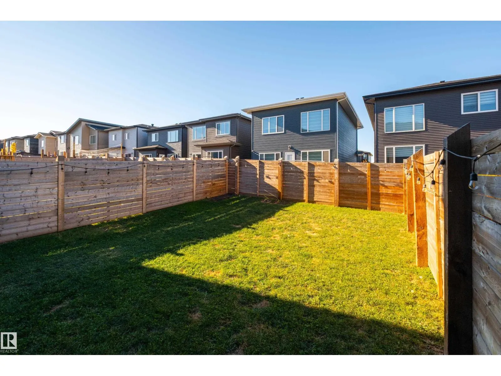 310 41 ST SW