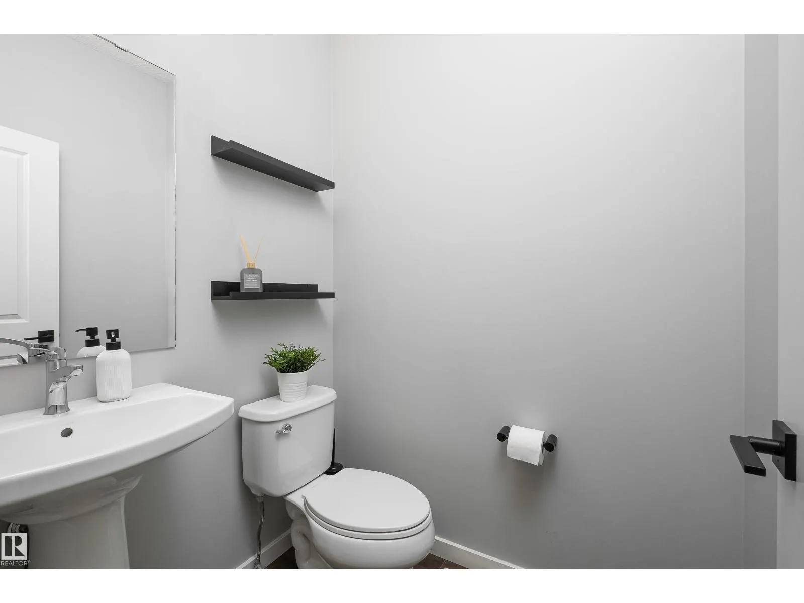 310 41 ST SW