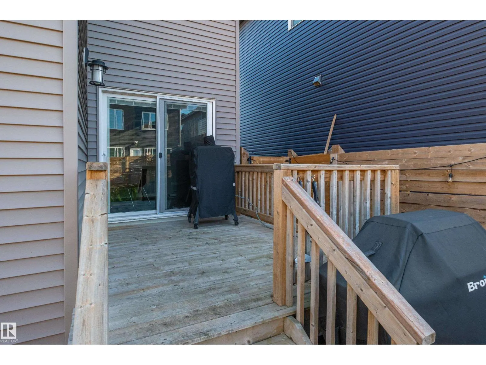310 41 ST SW