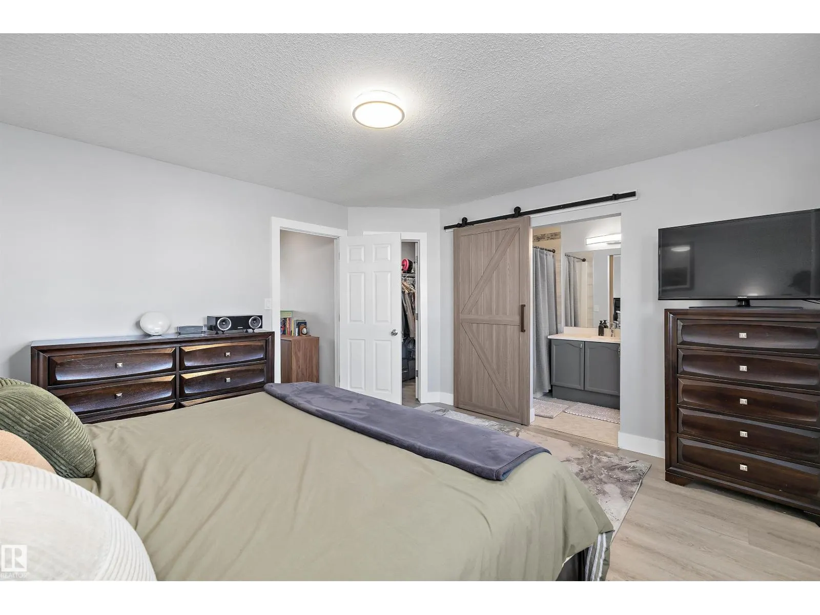 13984 137 ST NW