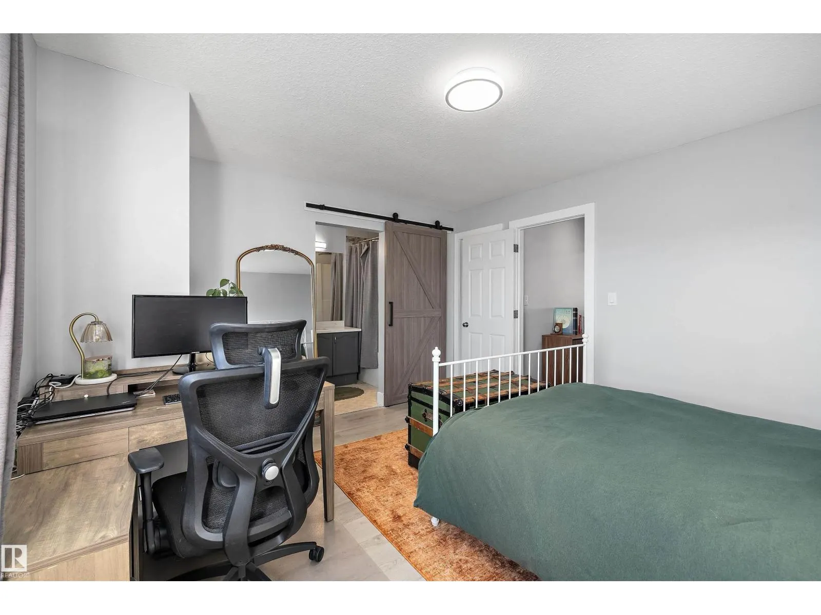13984 137 ST NW