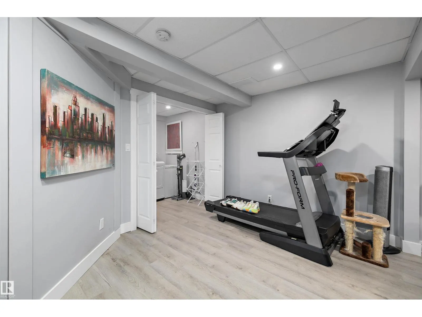 13984 137 ST NW