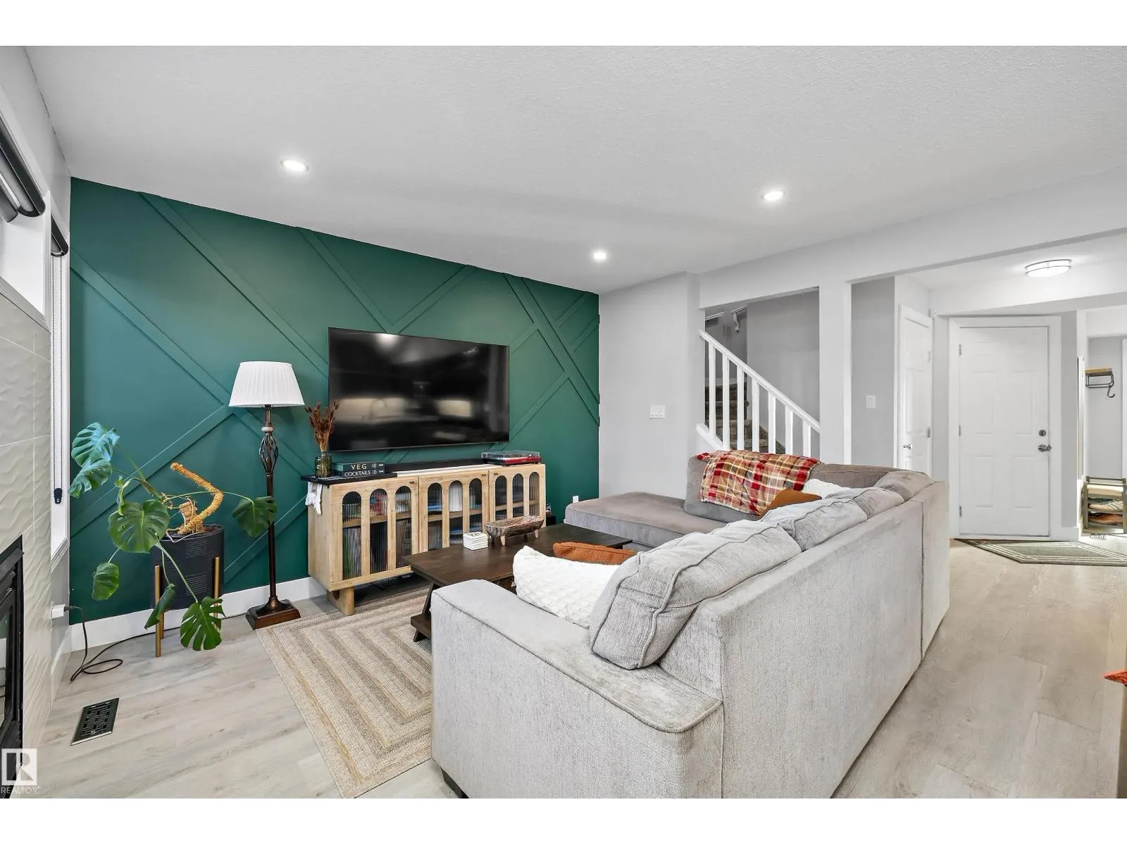 13984 137 ST NW