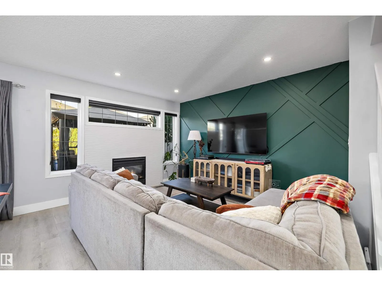 13984 137 ST NW