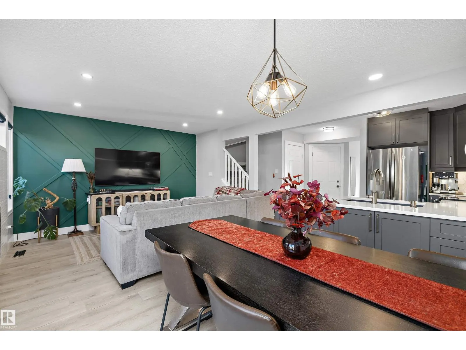 13984 137 ST NW