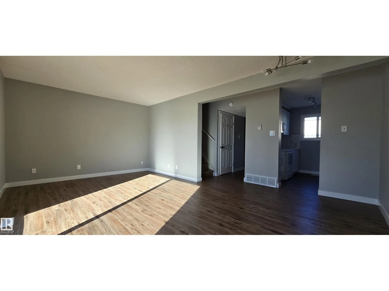 11430 139 AV NW