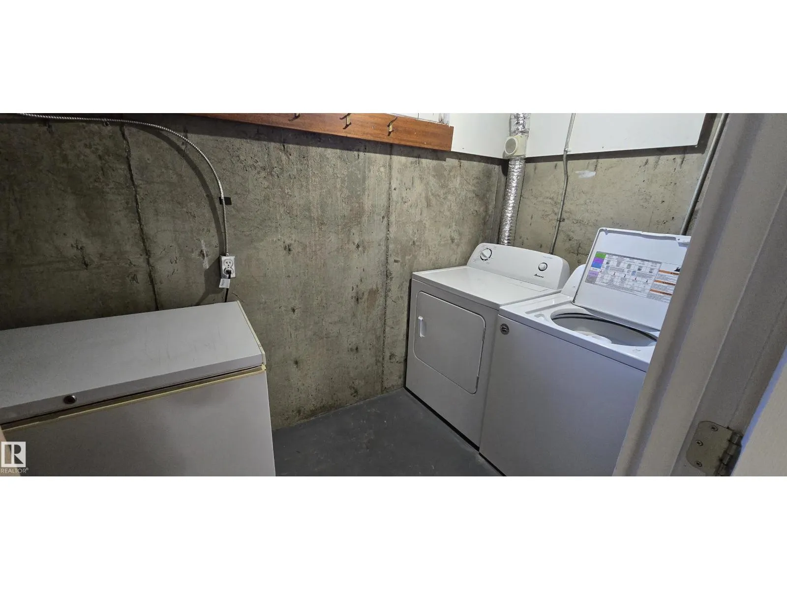 11430 139 AV NW