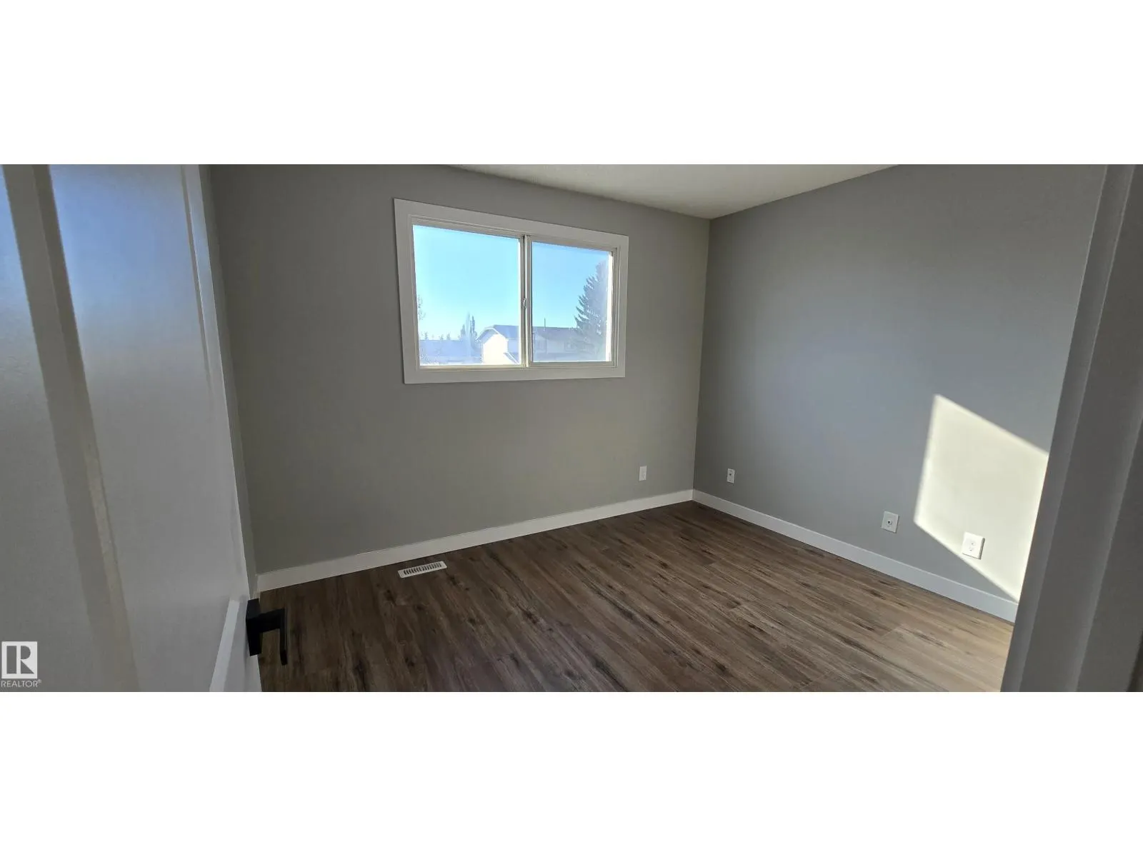 11430 139 AV NW
