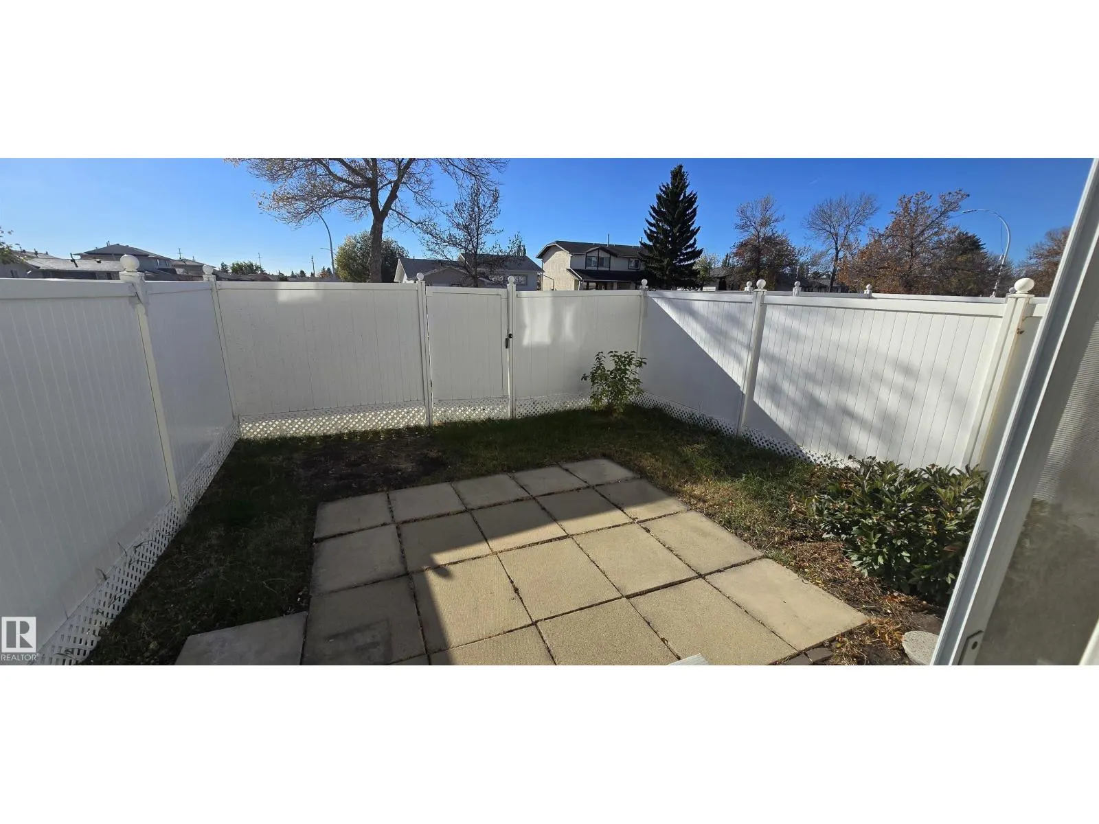 11430 139 AV NW