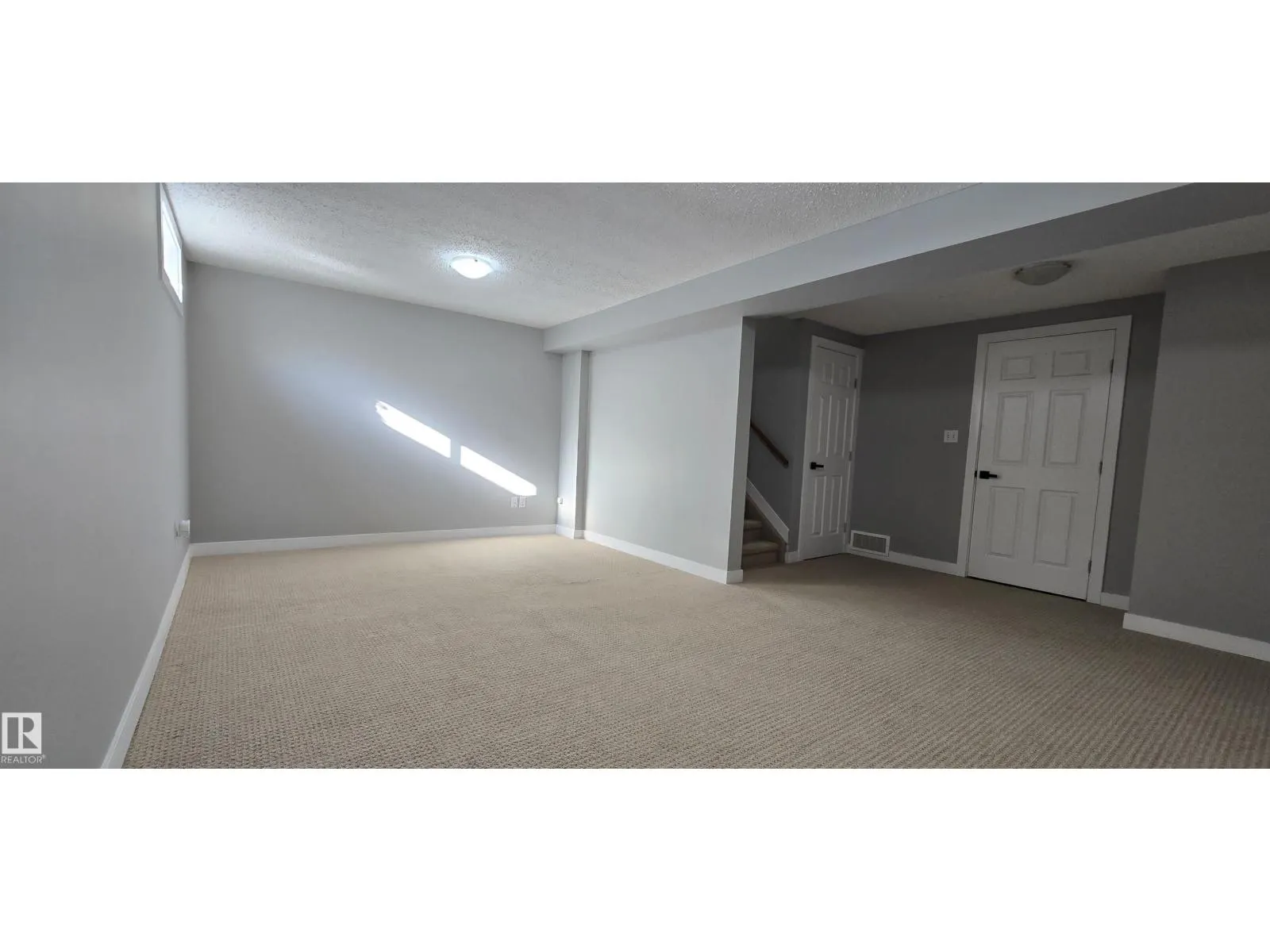 11430 139 AV NW
