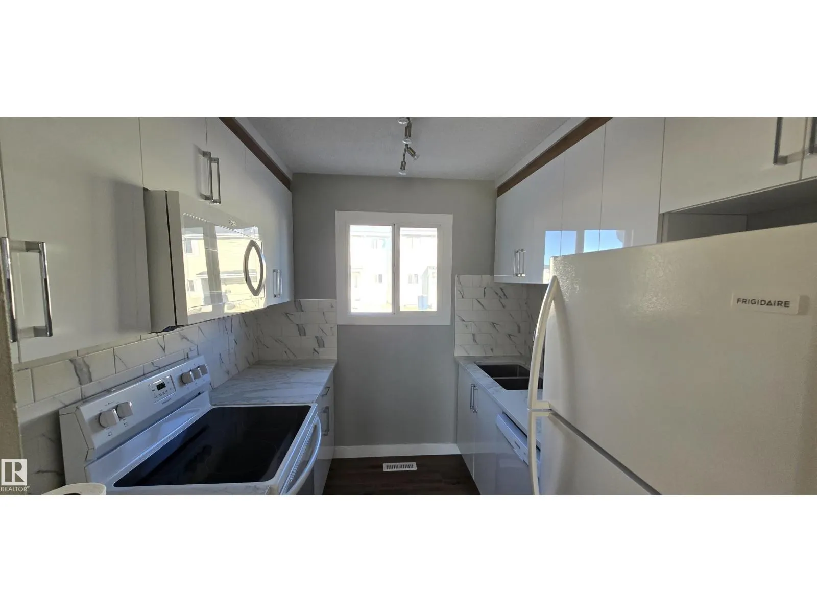 11430 139 AV NW