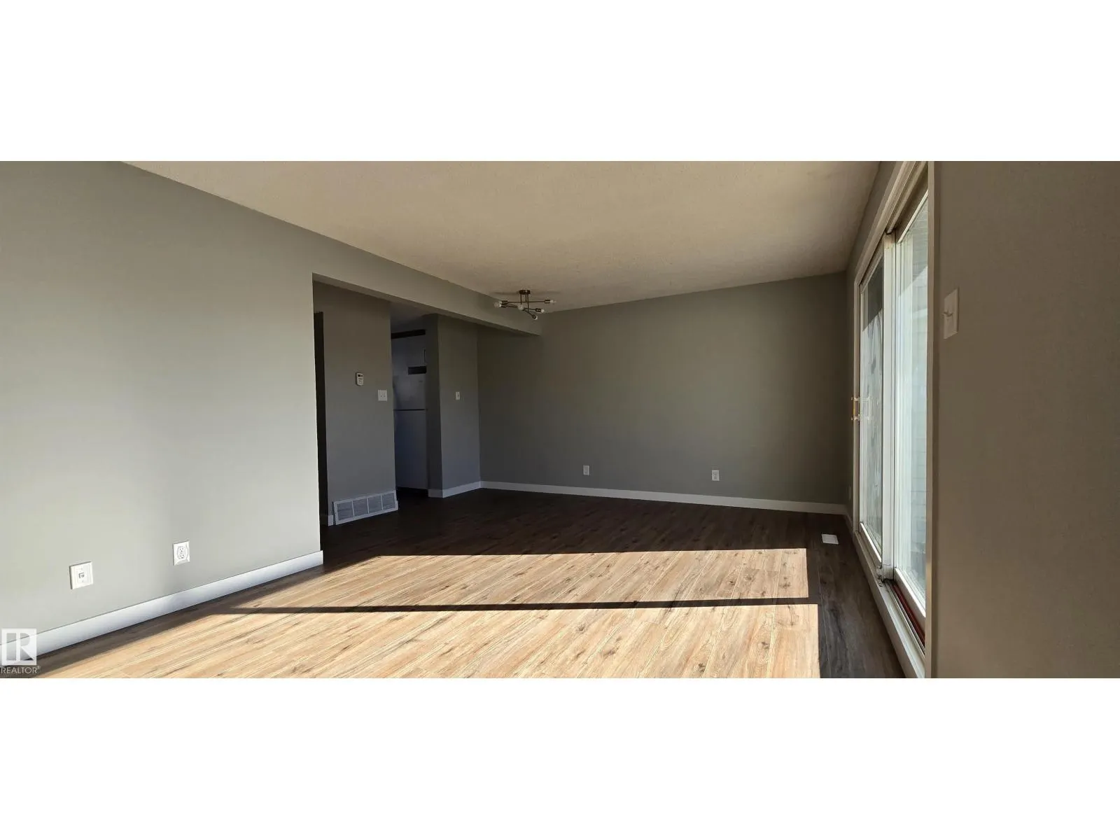 11430 139 AV NW