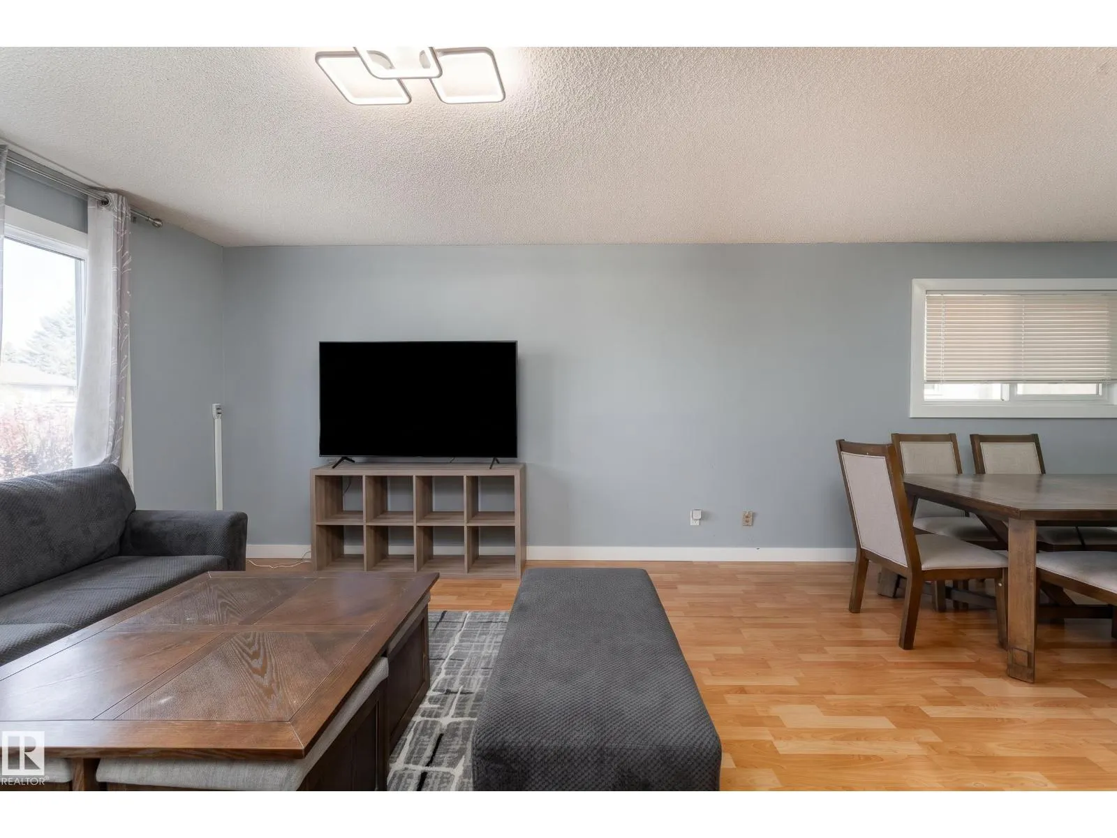 4535 30 AV NW