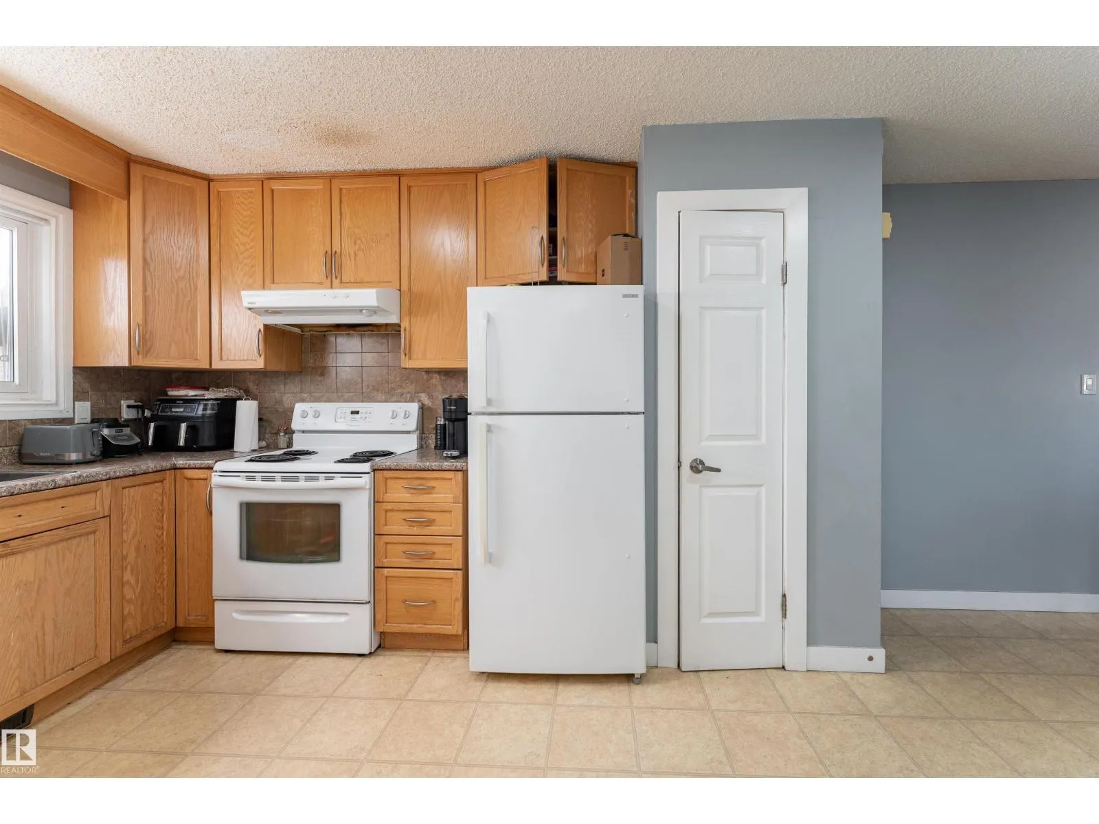 4535 30 AV NW