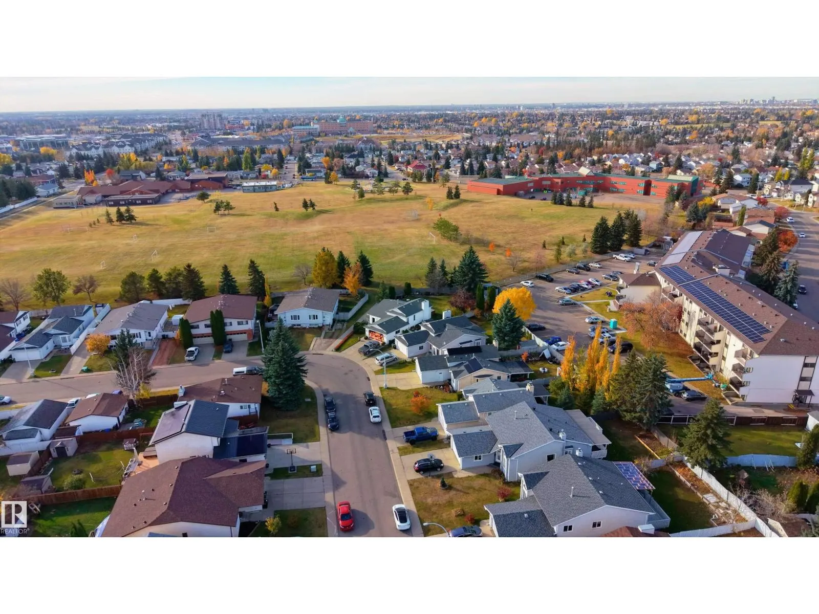 4535 30 AV NW