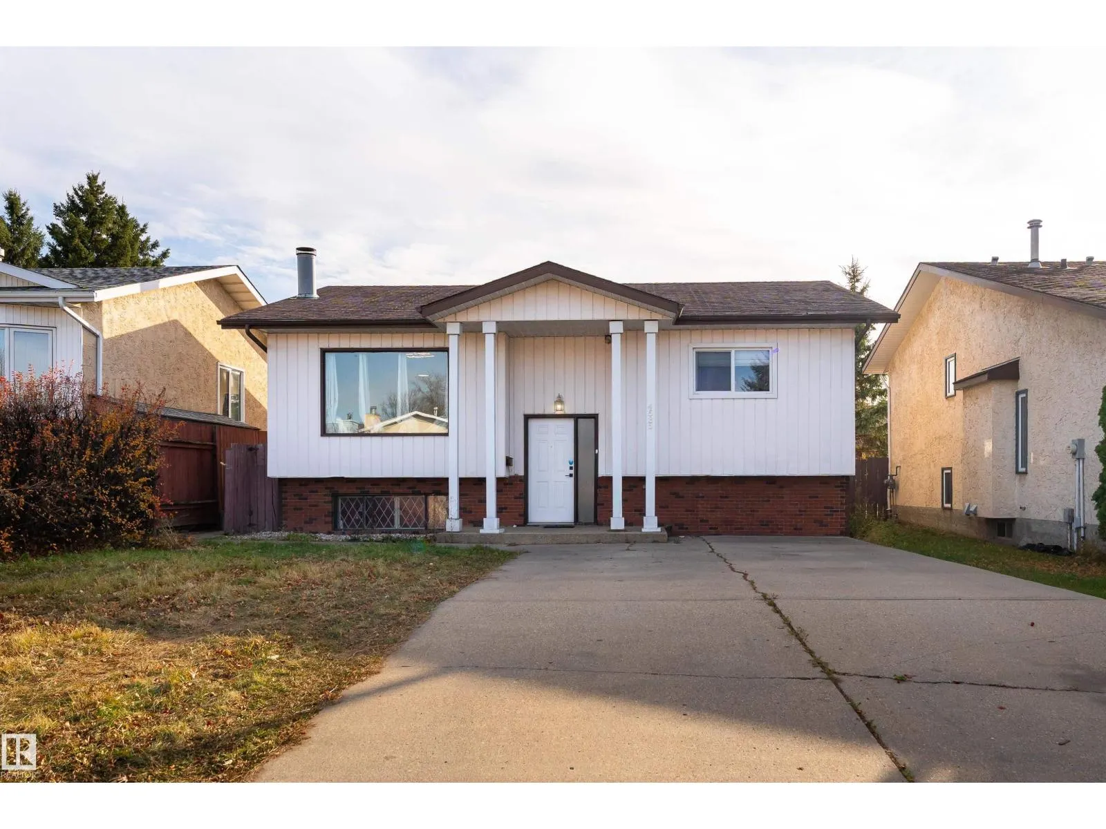 4535 30 AV NW