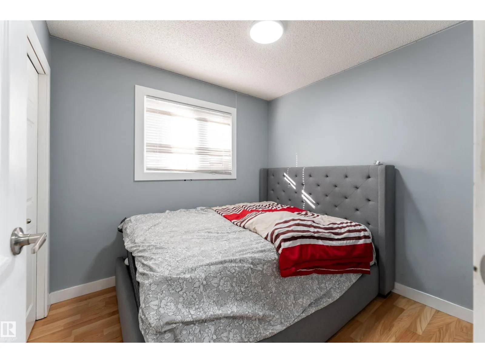 4535 30 AV NW