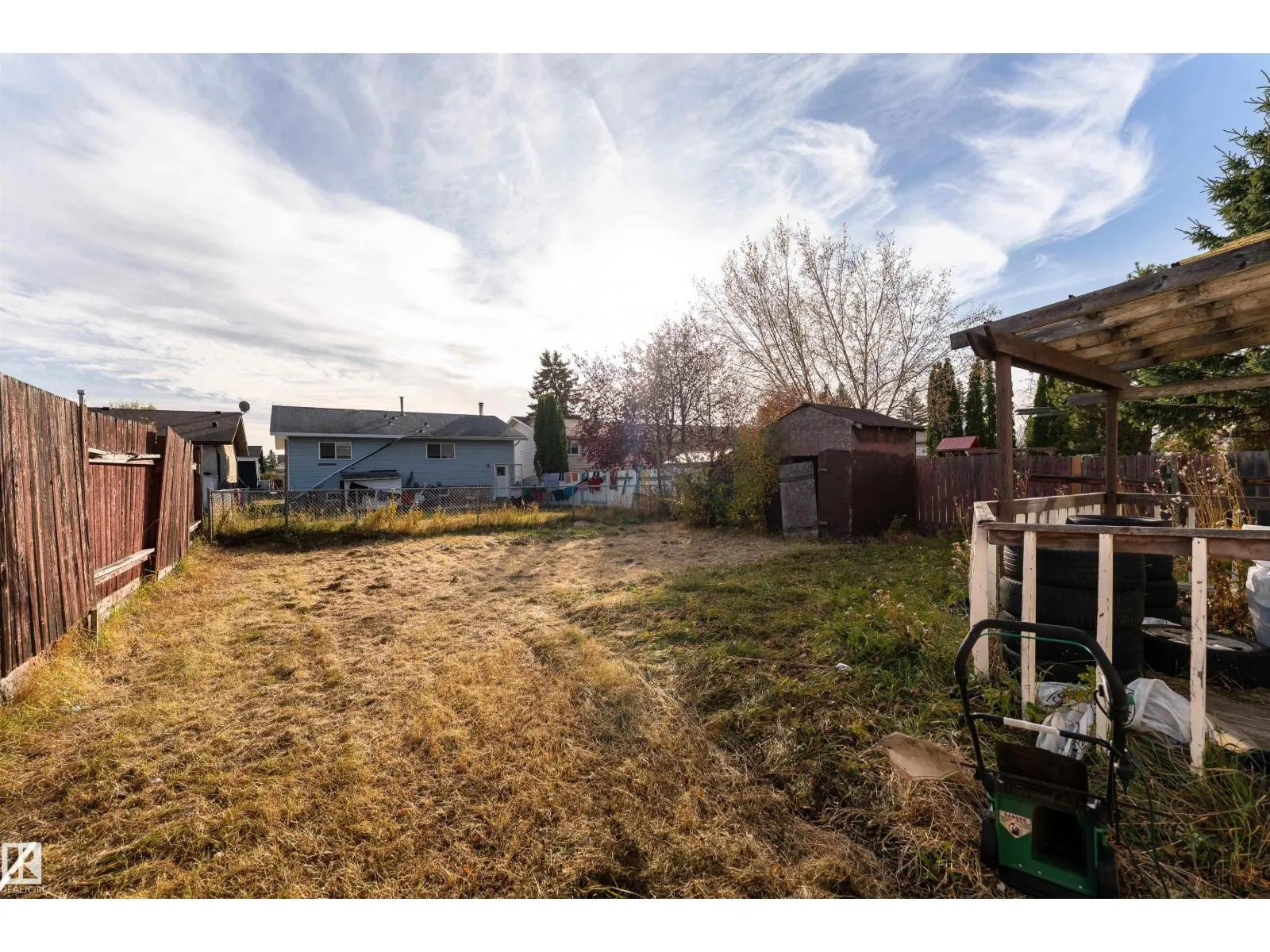 4535 30 AV NW