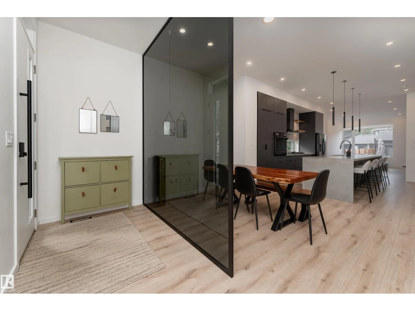 10138 90 ST NW