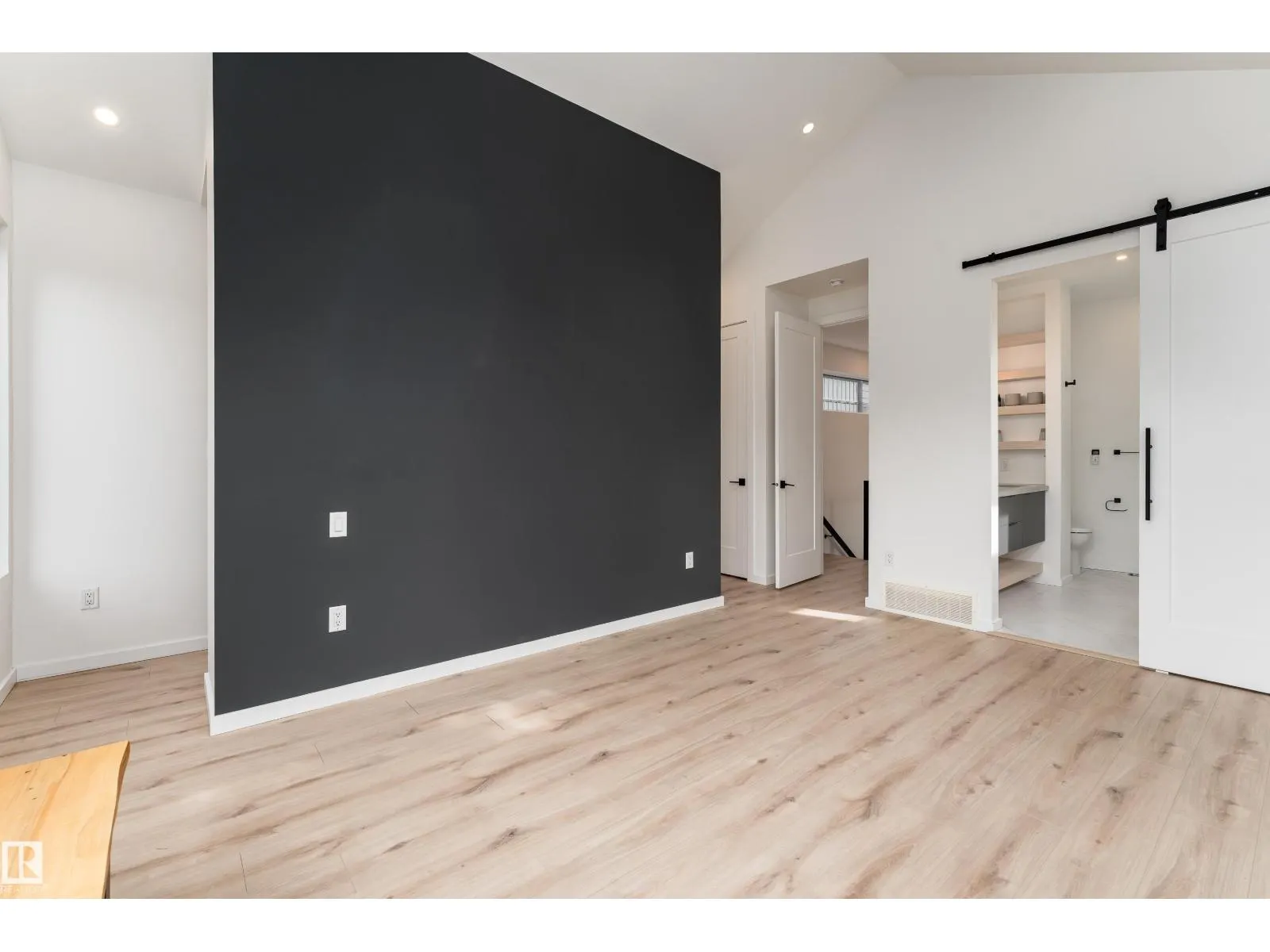 10138 90 ST NW