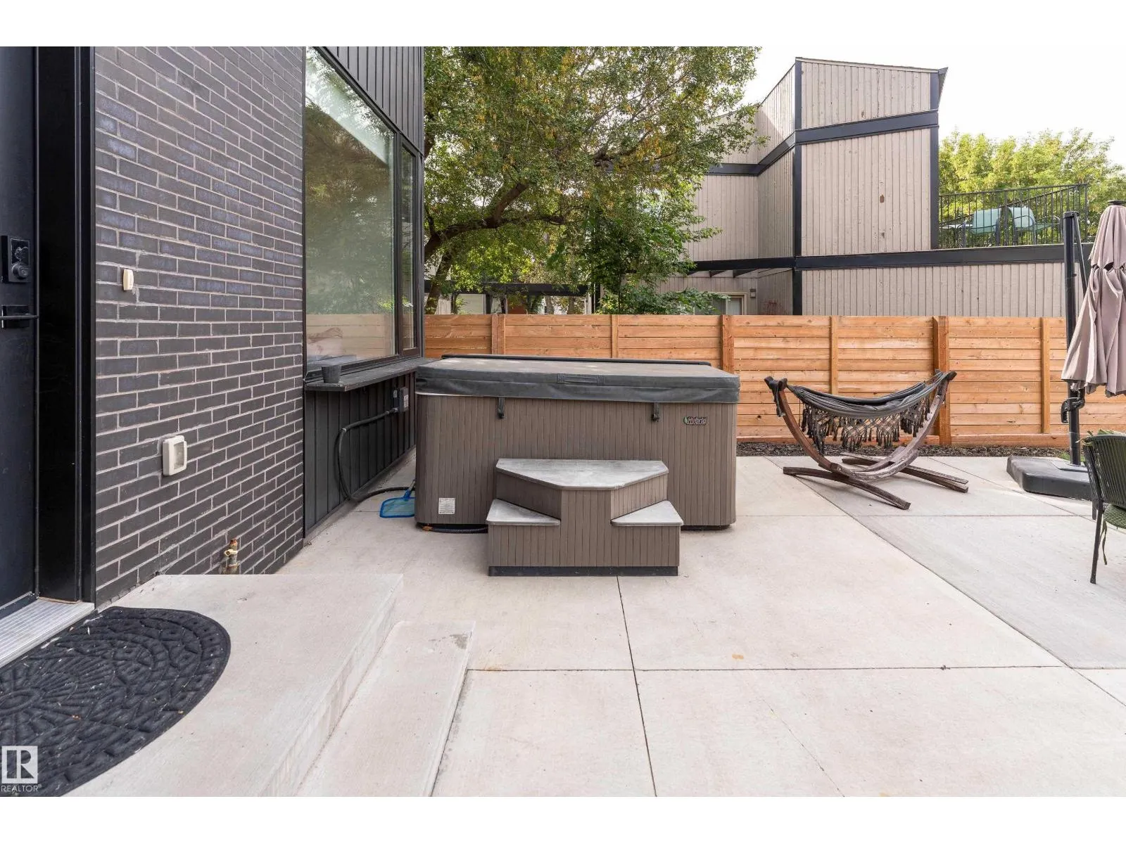 10138 90 ST NW