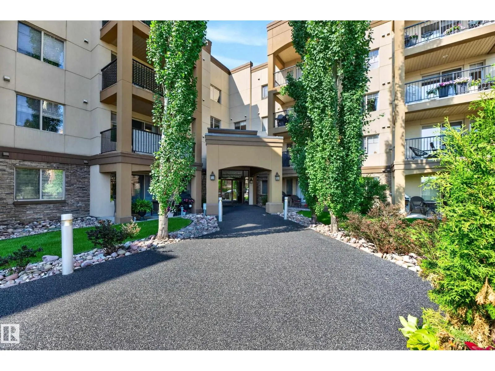#425 400 PALISADES WY