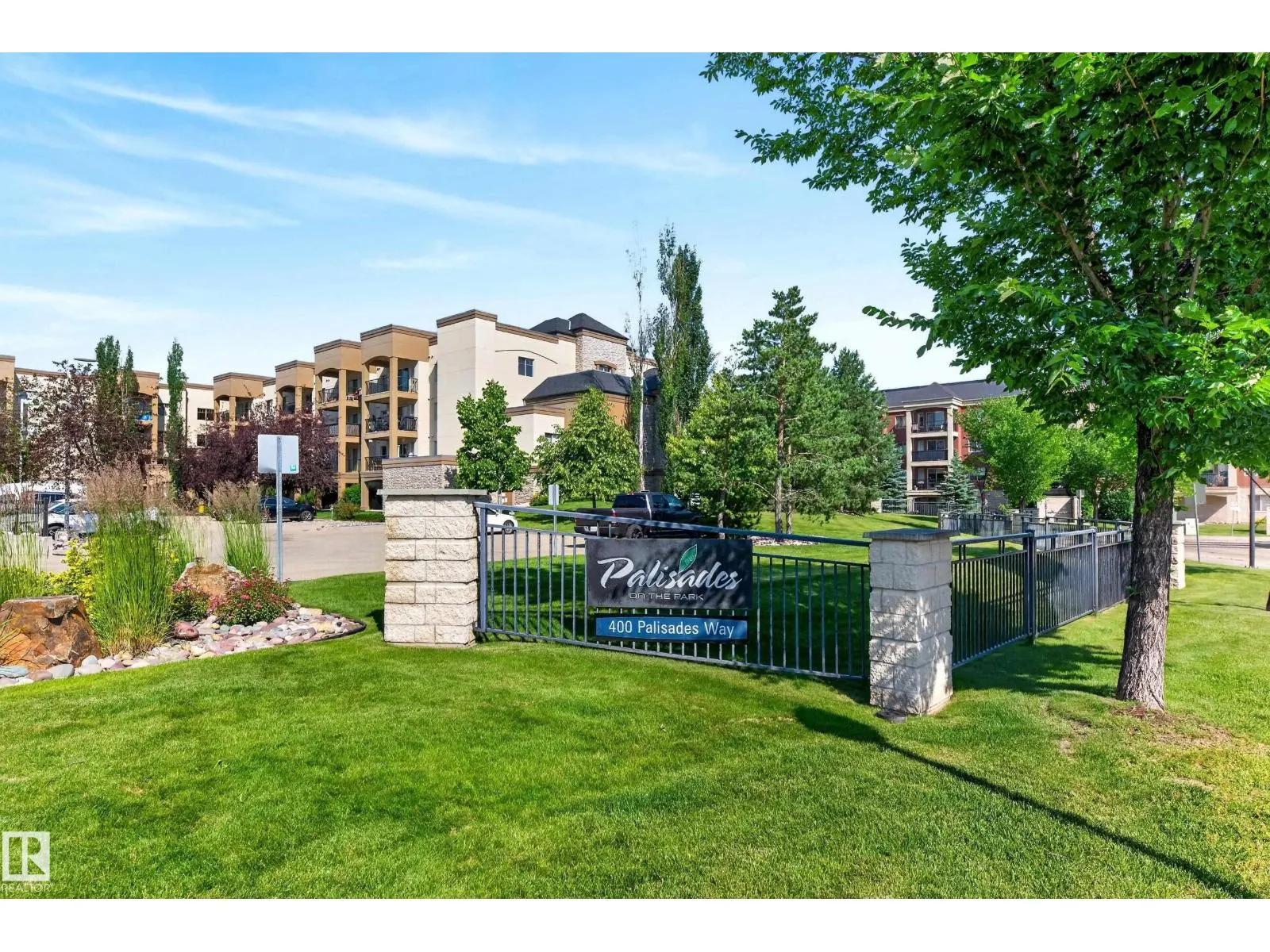 #425 400 PALISADES WY
