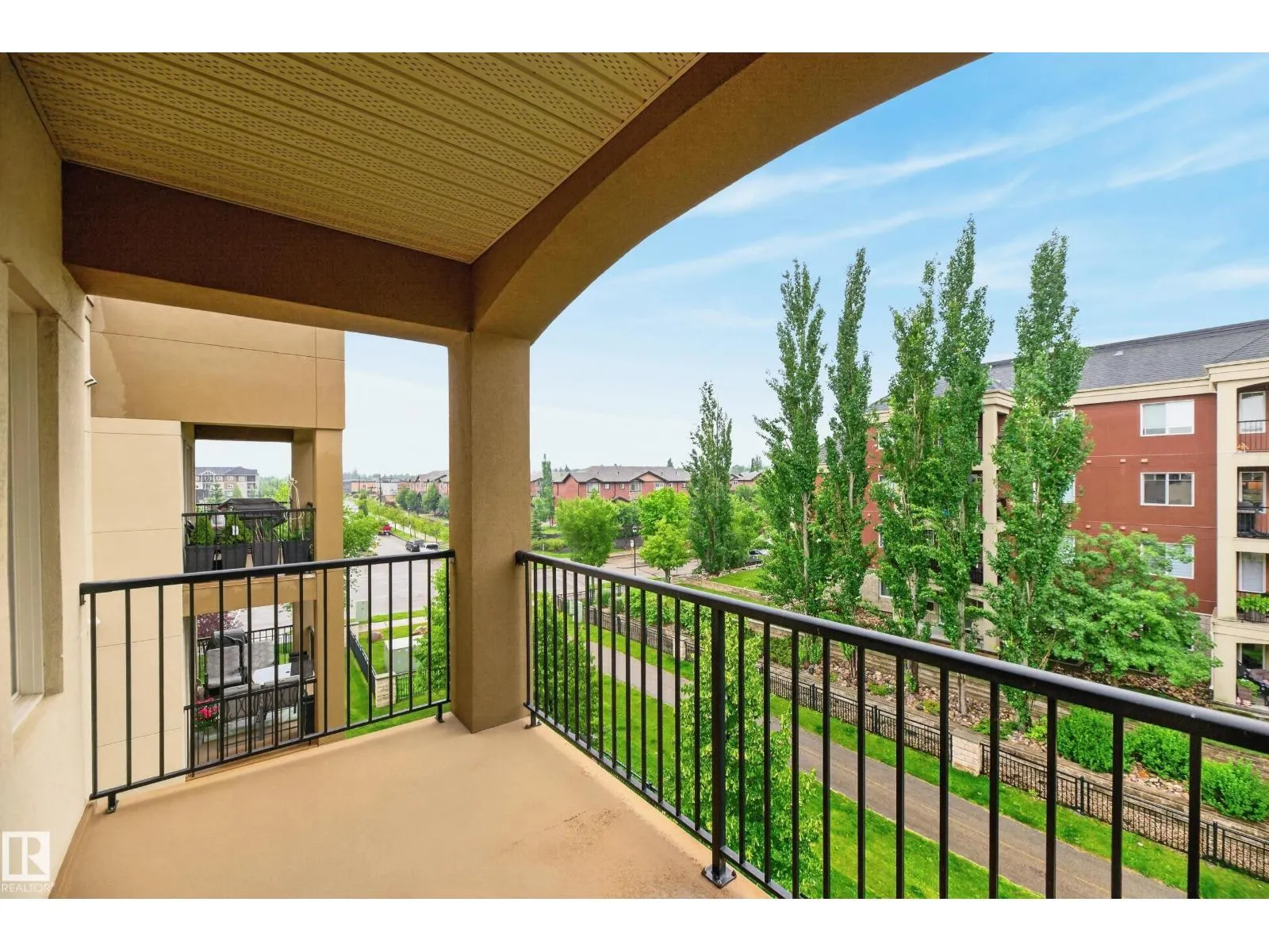 #425 400 PALISADES WY