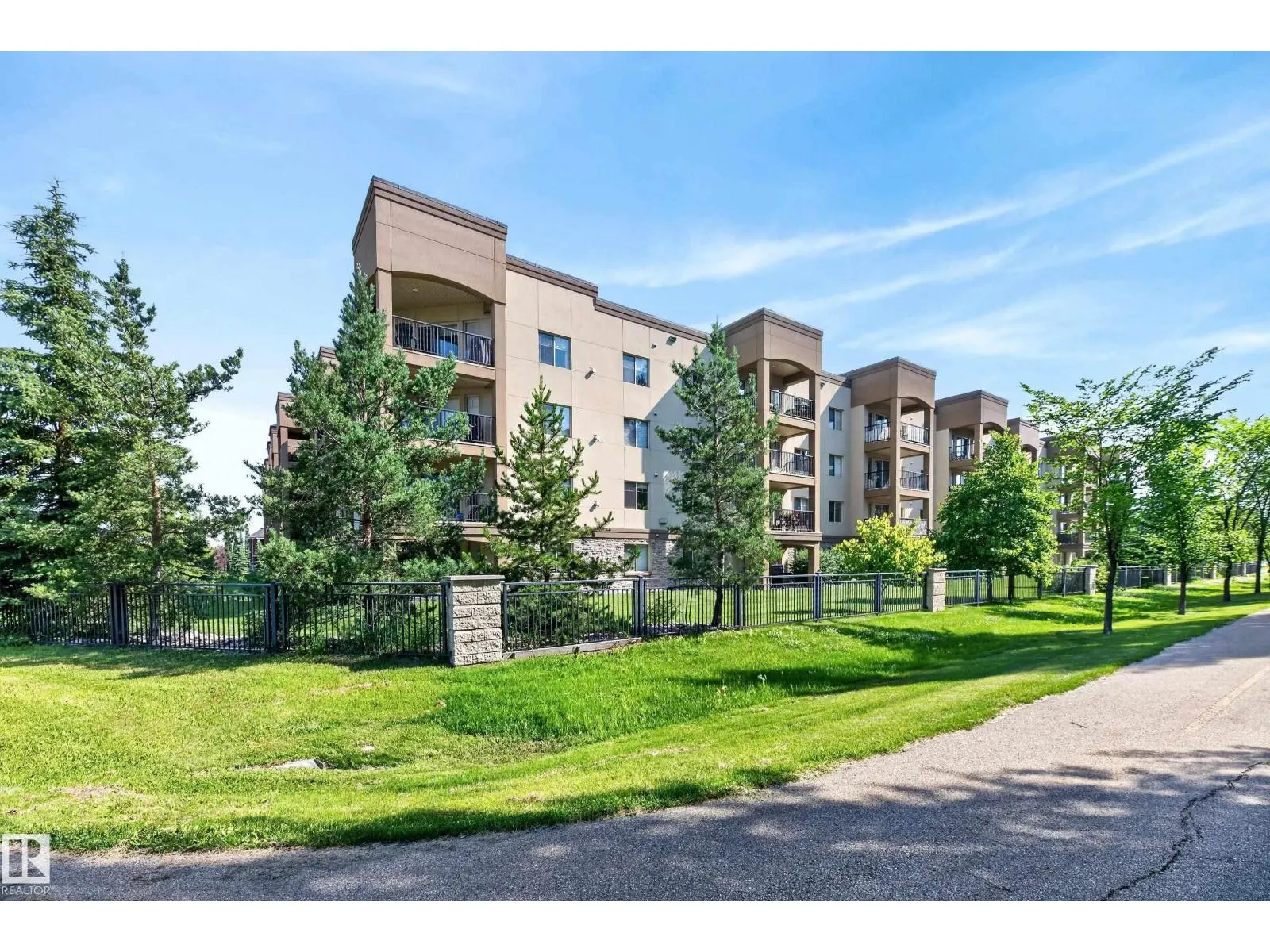 #425 400 PALISADES WY