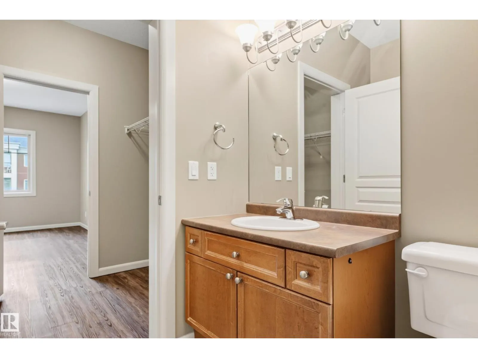 #425 400 PALISADES WY