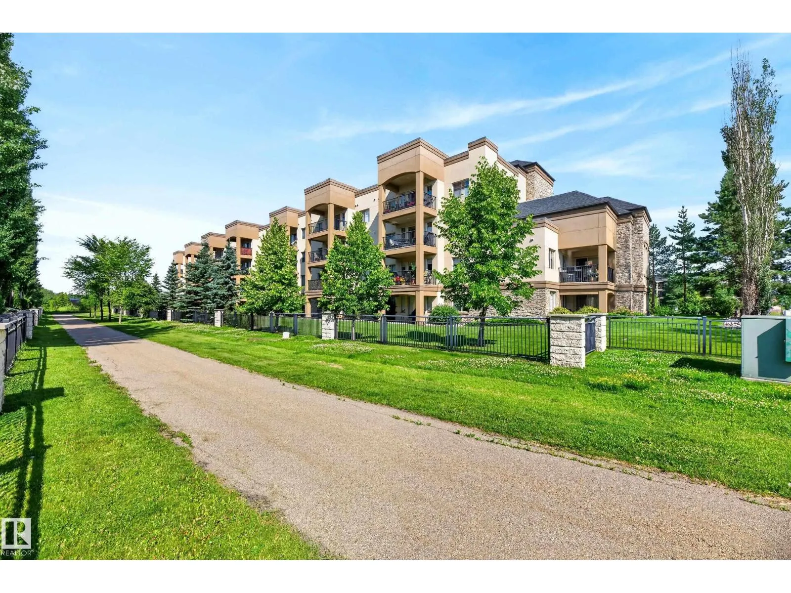 #425 400 PALISADES WY