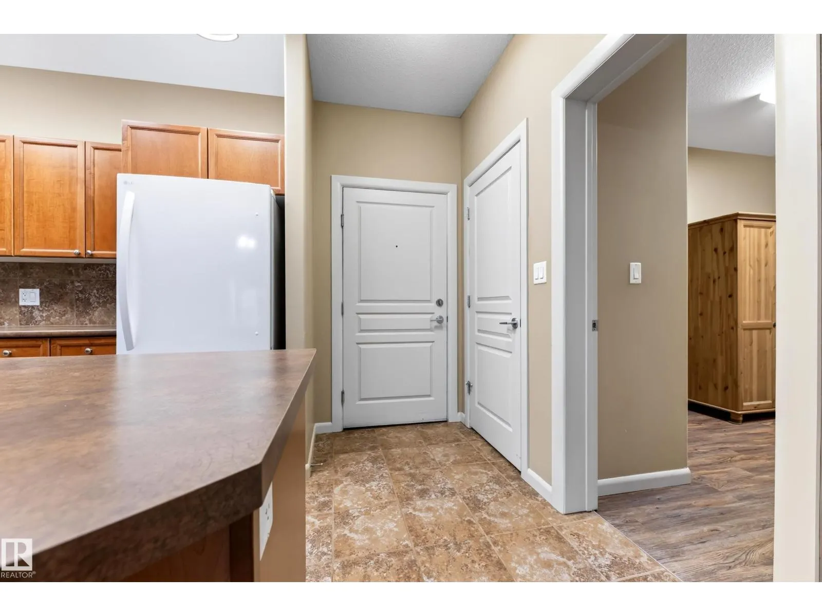 #425 400 PALISADES WY